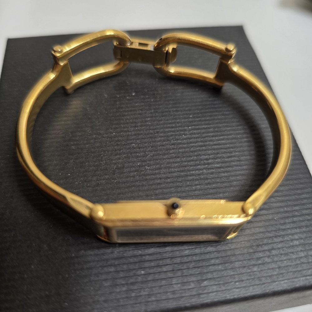 Gucci Gold Rectangular Watch - Picture 3 of 8